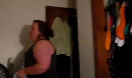 Hacer tu culo con la consolador mientras videos de zoofilia haciendo blo diljob