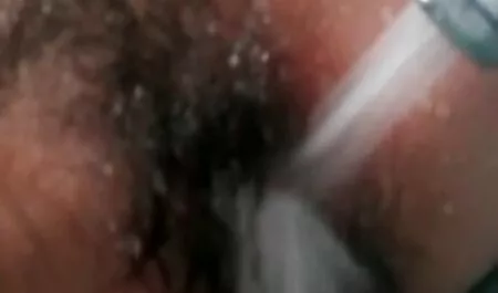 Deporte su servi porno gratis amigo apoyado en el sofá con cáncer
