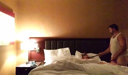 Masturbándose con velas y porno subtitulado en español luces cuando el culo sale por la noche