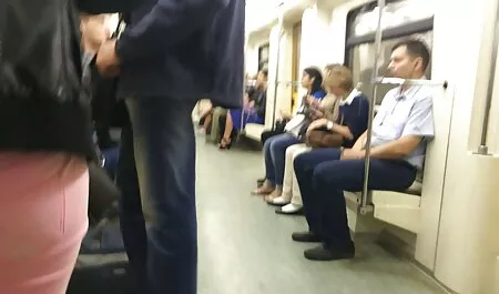 Mientras subía en el ascensor me las arreglé para follar incesto xxx español a una perra