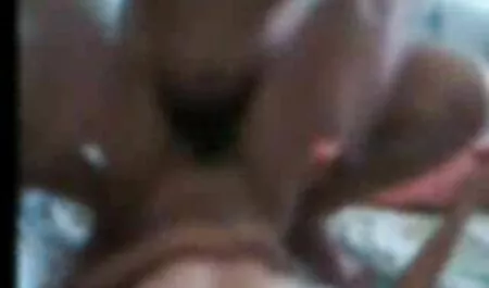 La perra lanzó una gran polla directamente en porno para celular su boca que deja saliva