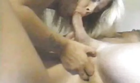Las chicas fueron sexo gratis zoofilia lavadas en el baño público