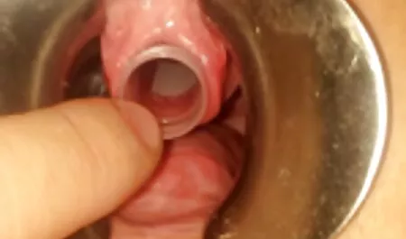 Tetona cabello está satisfecho con el quiero ver pornografía gratis vibrador