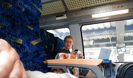 Mi mamá videos de sexo casero gratis está sorprendida de lo que su hija está haciendo