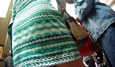 Tiró de la incesto en castellano perra en los agujeros en la pared del inodoro