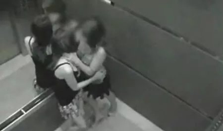 Disfruta de un nuevo xxx mayores vibrador después de masajear tus piernas