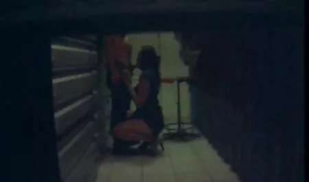 Pelirrojo lesbiana crea videos xxxx gratis la rojo rubber en este abertura