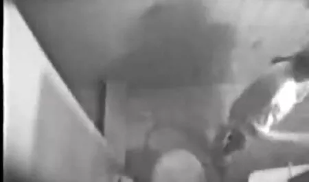 Chille juega con su hermosa perra en la cama cumlouder gratis