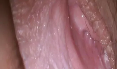 Primero, The Young cayó bajo la polla de plomería videos de poeno caliente