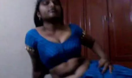 Chico tiene novia y se corre videos porno en casa en Polluelos cara