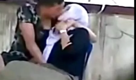 Digitación yo mismo en el videos pornp culo de mi mujer