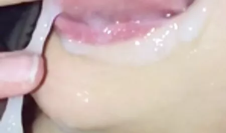 Niño incesto x chupa y da tatuaje a hombre