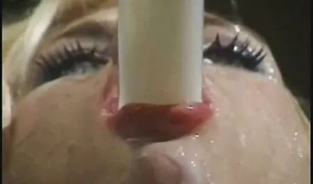 Relajarse y maldecir videos xxx de jovencitas a una chica dormida