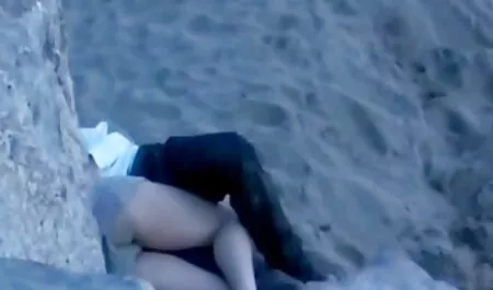 Los miembros de extraños no videos xxx extremos asustaron a la niña