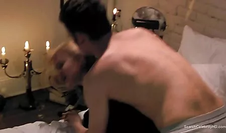 Cámara oculta en el baño descargarxxx quita rollos desnudos