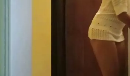 Asistente en el baño prestados calvo viejo hombre pornografía lesbianas